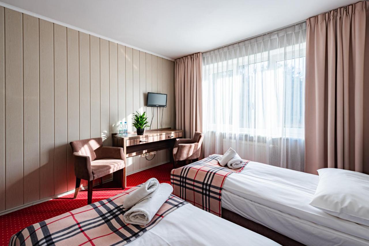 Hotel Dobre Z Lasu Solec Kujawski Bagian luar foto