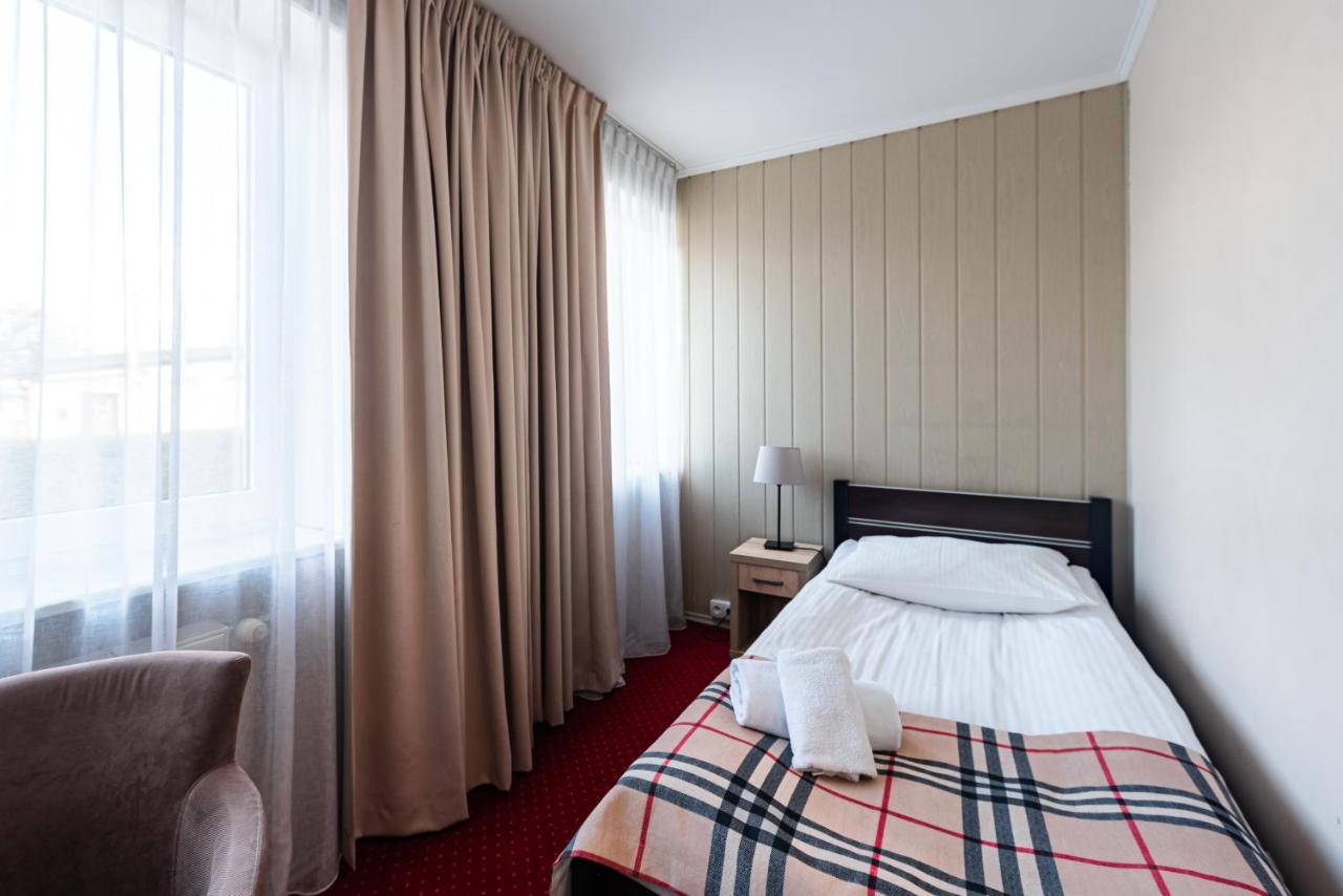 Hotel Dobre Z Lasu Solec Kujawski Bagian luar foto