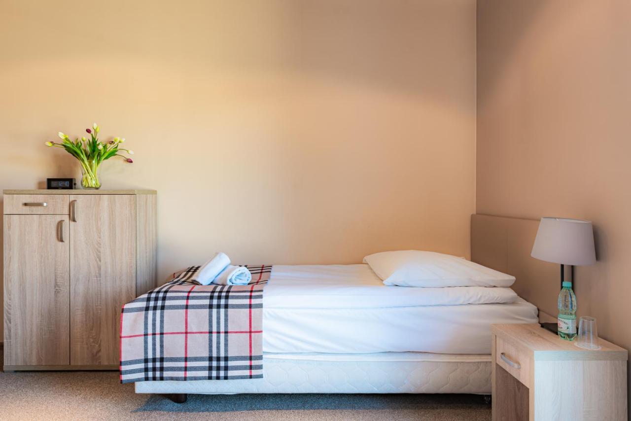 Hotel Dobre Z Lasu Solec Kujawski Bagian luar foto