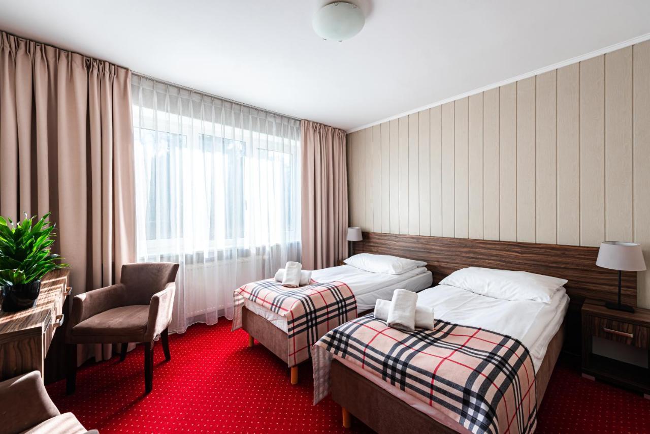 Hotel Dobre Z Lasu Solec Kujawski Bagian luar foto